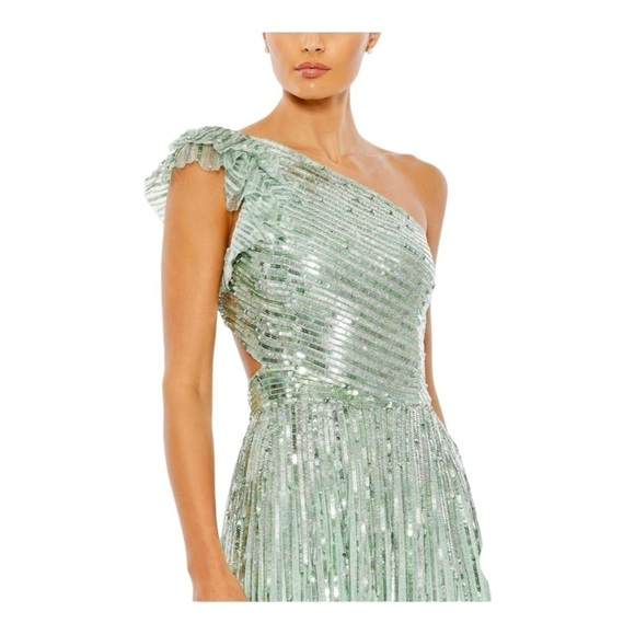 MAC DUGGAL Sequined One Shoulder Flutter Sleeve A Line Gown in Pistachio NWT - Picture 3 of 9